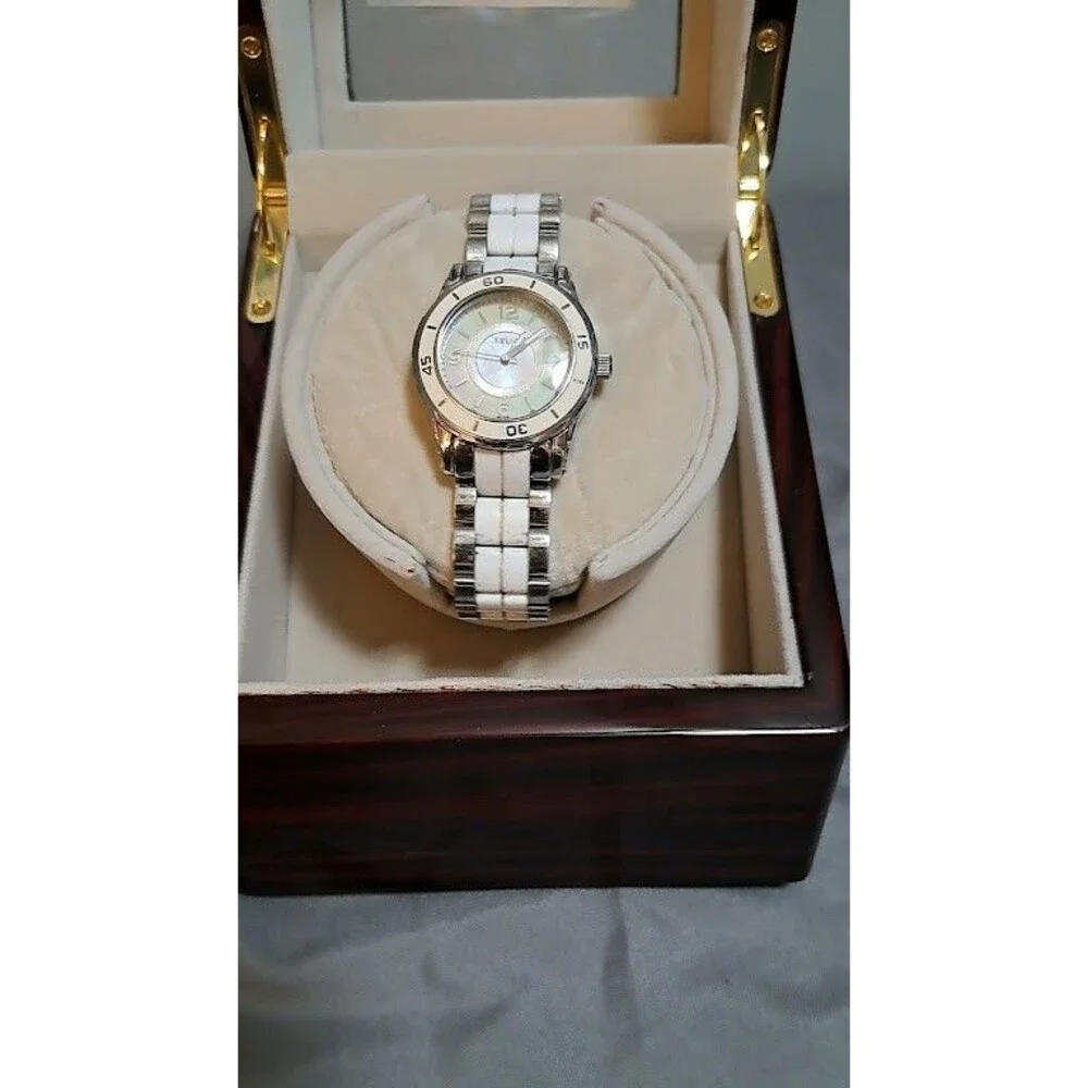 CHIYODA Dark Wood Single Watch Winder Perpetual Quiet Automatic Video example!